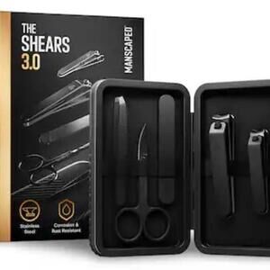 Manscaped “The Shears 3.0” 5 - Piece Grooming Kit